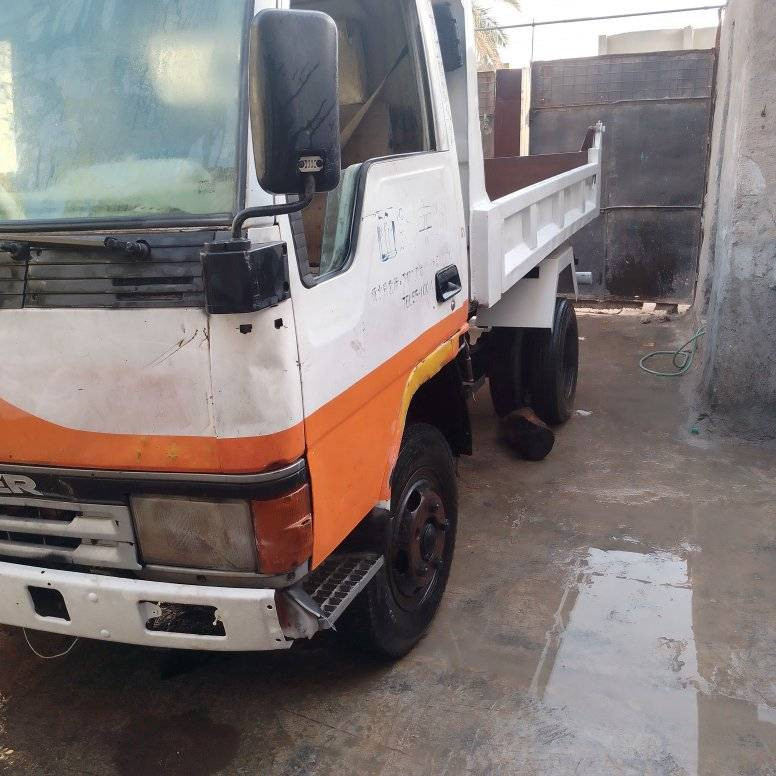 السلام عليكم 
للبيع كنتر عظم موديل 93 
شاصي مكفوال بلادي قلاب مكينه جديدة 
عينه وصينيه جديد 
بدي جدي 
***********
