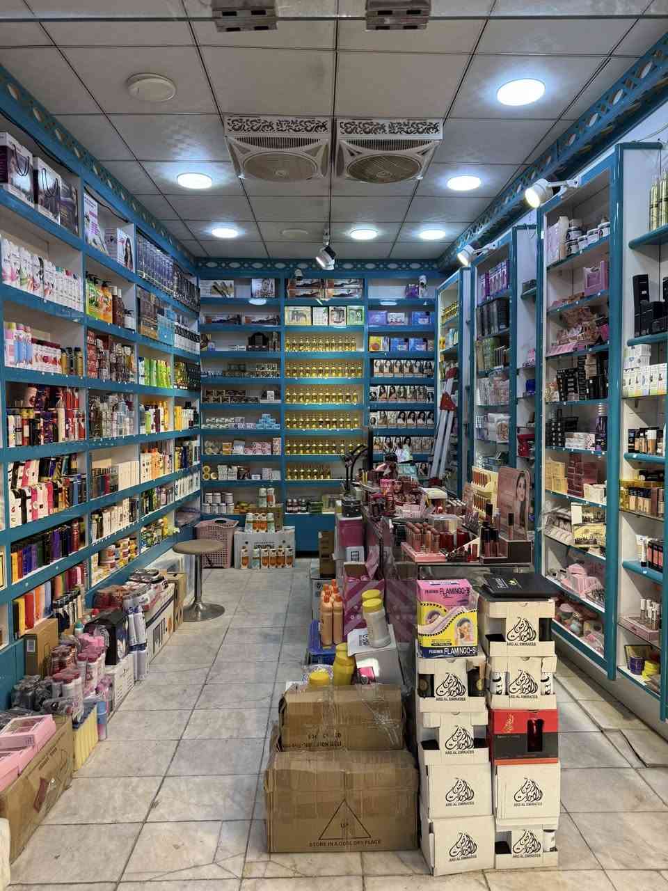 السلام عليكم كوزمتك للبيع كربلاء طويريج سوق طويريج للبيع كامل الغراض والديكور مدفوع ايجار للاستفسار ***********
