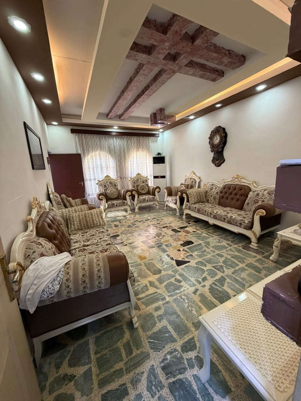 #دار طابو صرف 
#المساحة 200 متر 
#العنوان حي الخضراء مكان مميز قرب مجمع المدارس
#يتكون الدار من ((كراج +حديقة +استقبال+مطبخ +هول +غرفتين نوم + صحيات داخلية وخارجية))
#الطابق الثاني ((غرفة نوم سويت + مطبخ + هول))
#السعر مراسلة الصفحة
‏للاستفسار أكثر اتصل بالأرقام التالية
￼***********
***********
