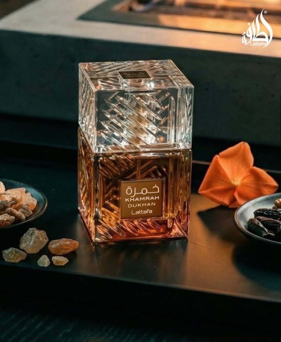 عطر خمرة دخان 🔥
تجربة مختلفة لعشّاق الروائح الجريئة.

من أول رشة تحس بدفء التوابل مع لمسة دخانية فاخرة، وبعدها يبدأ العطر يهدى ويطلع بطابع عميق ومخملي يخليك مميّز بدون مبالغة. ثابت وفوّاح، مناسب للمساء والأجواء الباردة، ويعطي إحساس فخامة وثقة ✨

لو تحب العطور الشرقية بلمسة عصرية، خمرة دخان خيار يستاهل التجربة 
‎اختيار مثالي للذوق الراقي ✨
___________________________________\\\\\
‎تاج الخليج للعطور العربيه والفرنسية💫
‎استمتع بلمسات من الفخامة
‎تجربتك الفاخرة للعطور

‎▪️أرقام الهاتف:
مفرد ***********

‎جملة ***********
‎خدمة العملاء ***********
‎موقعنا/ منصور حي دراغ
‎#تاج #لطافة_للعطور #لطافة_الإمارات
