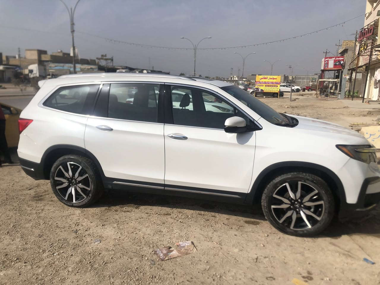 U
السلام عليكم 
هوندا بايلوت ياباني ٢٠٢٢  ٧راكب 
وارد امريكي فول مواصفات 

المواصفات:
١-رادار امامي جانبي(نقطة عمياء) وخلفي 
٢-ترحيب ودخول ذكي 
٣-سويج بصمة وتشغيل عن بعد 
٤-لايت زينون ذكي وبلاجكتورات ضباب 
٥-محرك ٣ونص ٦ سلندر المرغوب 
٦-اشاير بالمري 
٧-كشنات جلد وكهرب ٨حركات وتخرين ٣اوضاع ميموري وتدفئة كشنات 
٨-٣اوضاع قيادة ايكو وسبورت وثلجي
٩-تحديد مسار ذكي وياخطوط الشارع 
١٠-نقاط عمياء وكامرة ذكية ٣ وضعيات دوارة 
١١-مثبت سرعة كروز عادي وذكي 
١٢-شاشة جبيرة ١٠انج وتدعم ايفون واندرويد 
١٣-منافذ usb و typec امامي ومقاعد الخلف والمقاعد الاخيرة 
١٤-تبريد ثلج بيانو ٣ قطع امامي ومقاعد الخلفية ومقاعد ال٧ راكب 
وشاشة تحكم خلفي 
١٥-صندوق ذكي شفط 
١٦-كير دكم المرغوب 
١٧-مراية ذكية تعيتم ذاتي 
١٨-ستيرن فول تحكمات وشفتات سرعة ٩نمر 
١٩-مساند جانبية شركة جلد 
٢٠-بردات بلادي جوم الخلف شركة هوندا سلايد داخل البوب
٠
٢١-داخل جلد بيجي ودشبول جلد اصلي شركة 
٢٢-سيارة عزلها عالمي١٠٠% وحيف ماكو 
٢٣-سبير وعدة كامل 

مكان السيارة بابل
السعر260$ 
التواصل على الخاص
***********
