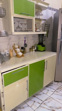 مجموعه غراض للبيع نضيفات وبأسعار مناسبة كاونتر نضافة ١٠٠٪؜  غرفة نوم ص...