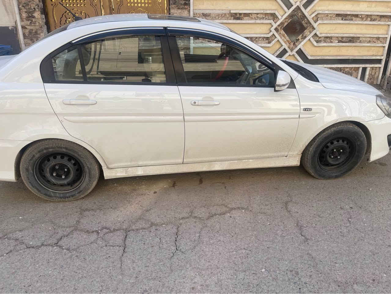 اكسنت 2011 خليجي بيه صبغ جاملغ خلفي وحافه الباب محرك 1600 وشاشه وكامره فتحه و4 جام كهرباء وتخم تاير جديد ودوشمه جديده وكير ومكينه وصدر وتبريد شغال مكاني بغداد الدوره( ***********/***********) والسعر (87) وبيه مجال للشراي يدلل بغداد, العراق
