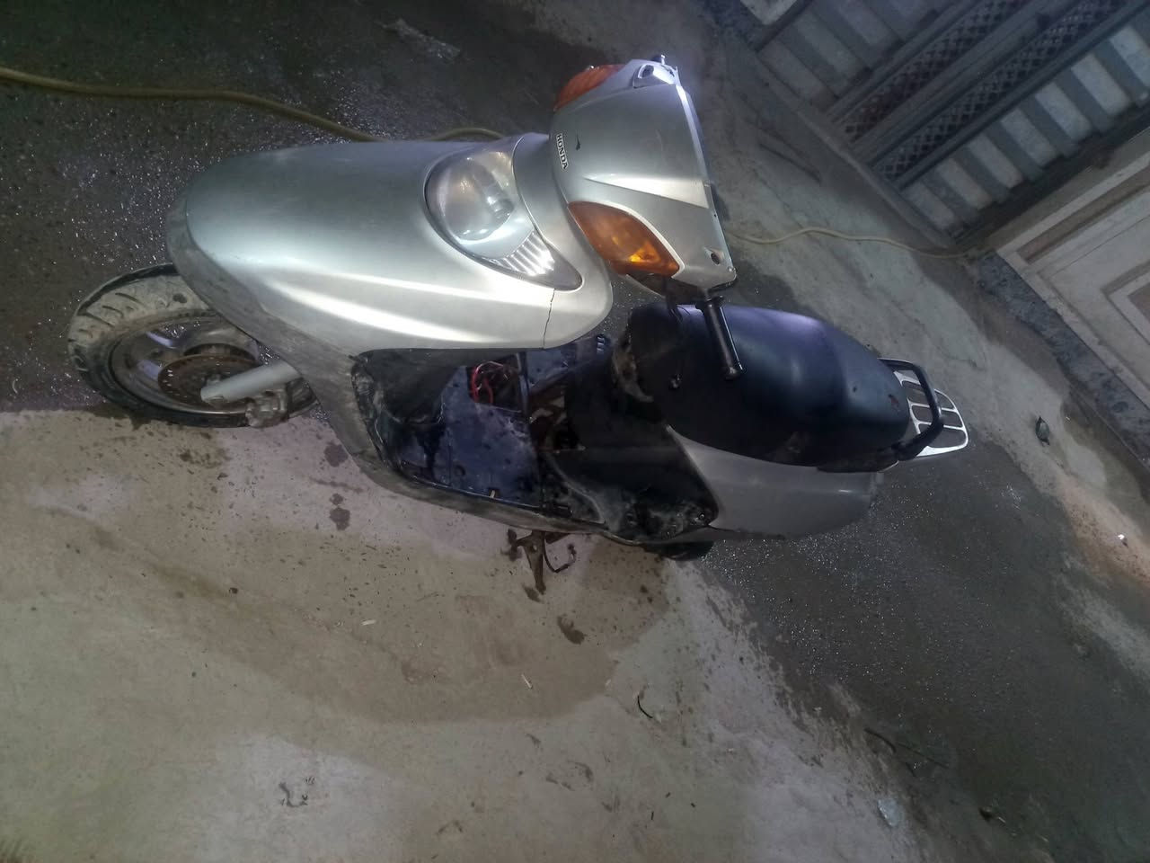 السلام عليكم دراجه سبيسي للبيع الدراجه طافيه ابيع كوم حديد ماعرف شبيه سعره 100 مكان بغداد دوانم الشرطه الخامسه ***********
