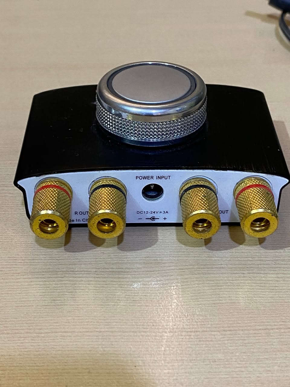 🎵 مضخم الصوت الرقمي Lepy LP-168mini 🎵

إذا كنت تبحث عن صوت قوي ونقي بحجم صغير وسعر مناسب، فهذا المضخم هو الخيار المثالي لك!

✅ قدرة خرج 50 واط + 50 واط
✅ يدعم البلوتوث Bluetooth 4.2
✅ مدخل USB لتشغيل الملفات الصوتية
✅ مدخل AUX لتوصيل مختلف الأجهزة
✅ شريحة الصوت الأصلية TPA3116 من Texas Instruments
✅ أطراف سماعات مطلية بالذهب لضمان أفضل جودة نقل للصوت
✅ هيكل معدني متين وأنيق
✅ يعمل على جهد 12V إلى 24V

💰 السعر: 25,000 دينار فقط

📞 للاتصال والواتساب:
***********

🚚 خدمة توصيل إلى جميع محافظات العراق

#Lepy #LP168mini #مضخم_صوت #مكبر_صوت #امبليفاير #Bluetooth #ستيريو #سماعات #صوتيات #الكترونيات #عروض_العراق  #بابل #العراق   #بصرة #المنصور   #نجف #موصل #کركوك #کربلاء #نينوى  #متابعين  #اربيل #السليمانية #بغداد #متابعة #متابعه  #عروض #الجميع #الكل #اكسبلور

