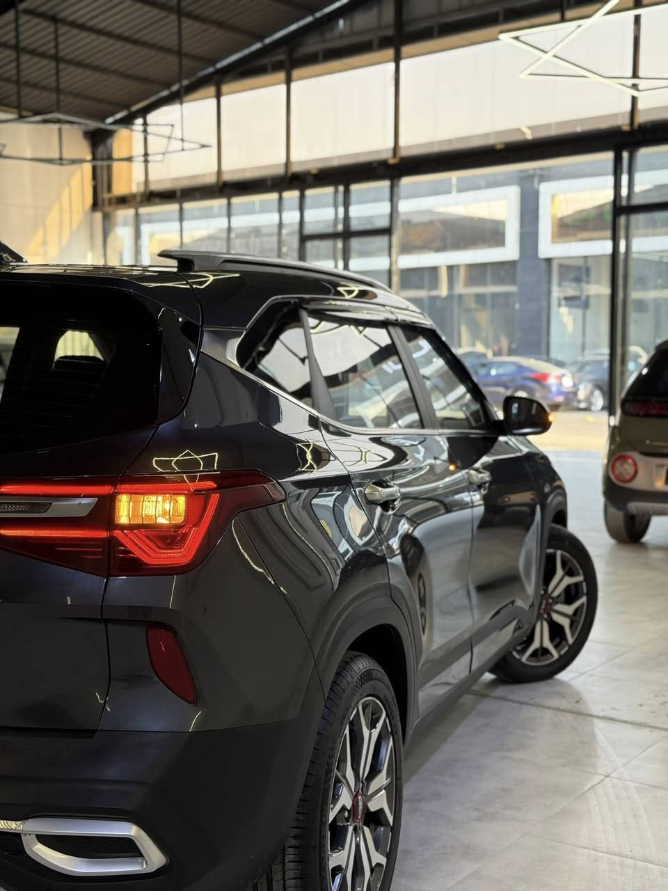 � كيا سيلتوز 2023 للبيع
نظيفه جدًا بدون أي نقص
📍 رقم نينوى
📝 السيارة باسمي
وارد كوري استيراد خاص

جاهزة للاستخدام، فحص ممتاز، استخدام شخصي
اللي يدور سياره نظيفه ومرتبه 

المواصفات:
جلد كامل – كشنتات كهرب
تدفئة وتبريد أمامي وخلفي
شاشة كبيرة – تشغيل عن بعد
رادار أمامي وخلفي – نقطة عمياء
هيتر ستيرن
(فول من عدا الفتح)

📞 ***********
