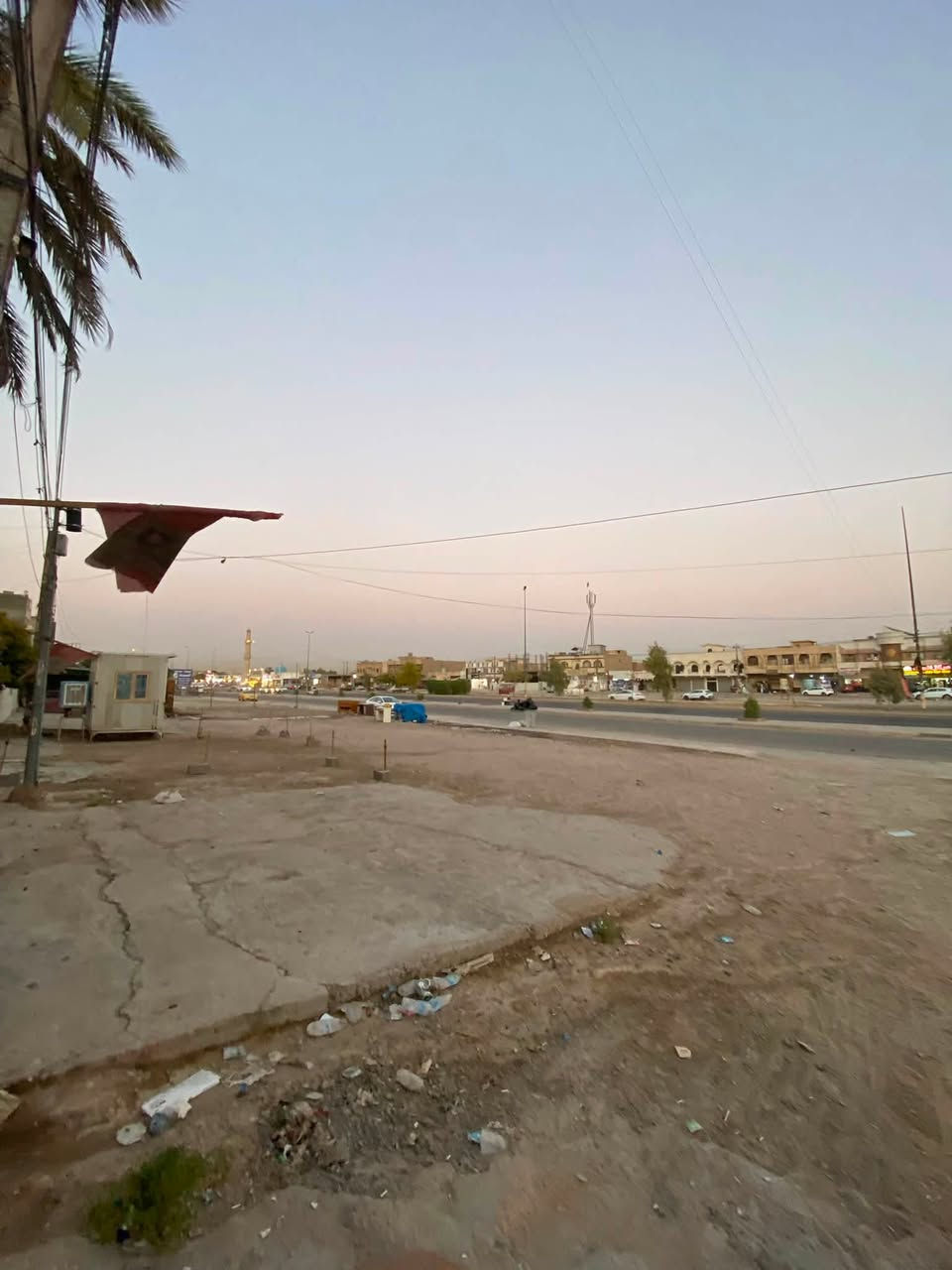 بنايه لإيجار كامله 200 م
فرصه استثماريه تصلح مجمع طبي او مدرسه معهد روضه او داىرة تطل عل أربع شوارع وأمامك ساحه كبيرة لوقوف السيارات وخدمي العنوان حي الجهاد الامانه مقابيل المخابرات قرب كاتب عدل الجهاد
لاتصال واتساب 
***********
