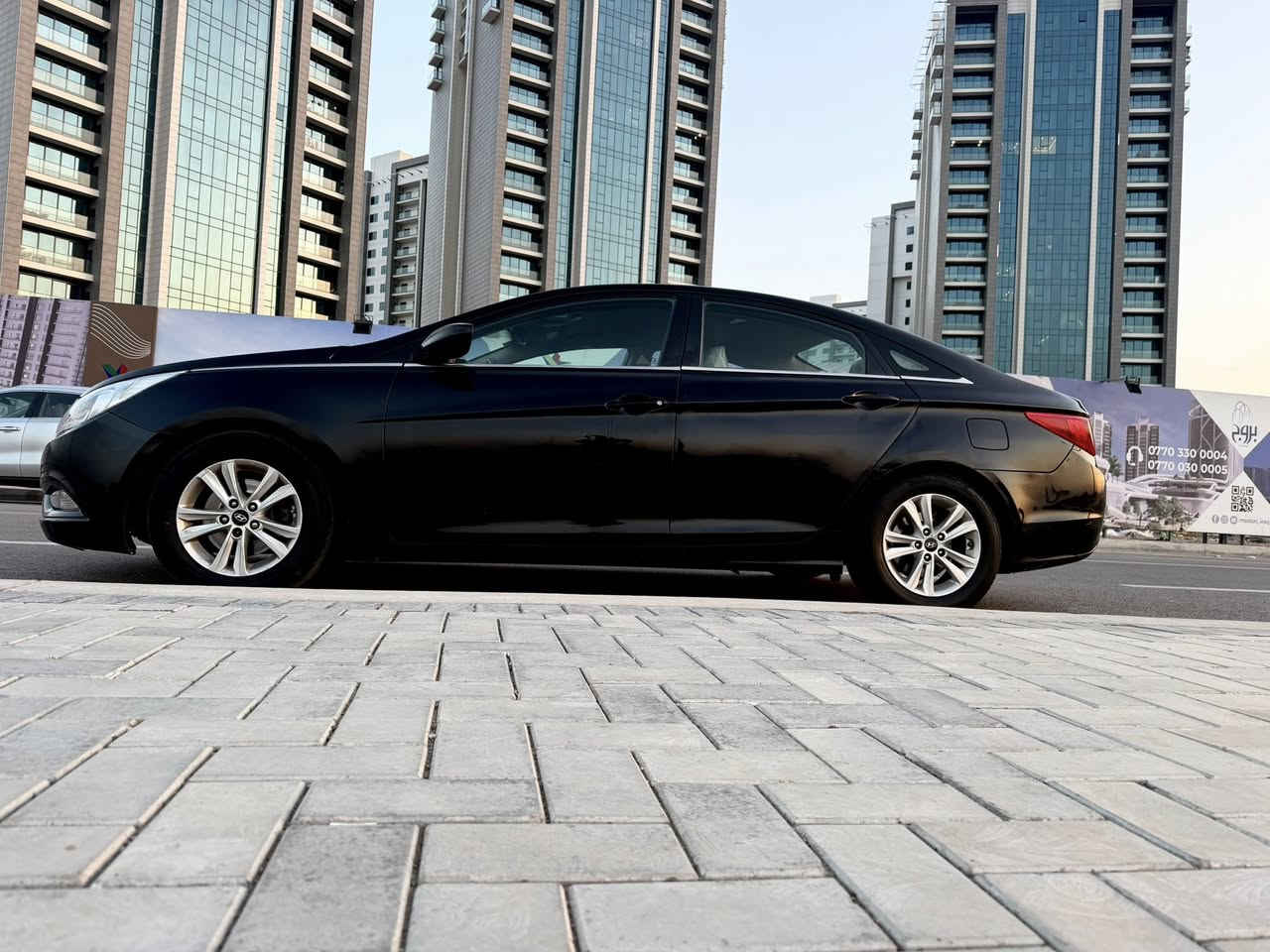 السلام عليكم
🔺سوناتا وارد امريكي موديل ٢٠١١ 
كير + مكينة كفالة عامة 
تبريد ثلج❄️☃️
🔺حادث امريكا بنيد فقط وشوية لايح التكمة صاير بيهة شبر صبغ 
بالعراق بابتين السايق مبدل بلادي نفس اللون وخلف السايق مصبوغ 
🔺السيارة شواصي+ لغود+ دواخل مكفول 
تخم تاير جديد 
صدر امامي خلفي نضيف 
منضومة لايت شادلهة زنون 
ماشية ١٤٦ ميل حقيقي قابل للزيادة
السيارة حلوة وبالعافية عل ياخذهة
💸السعر 96 وبيهة مجال
🔷مكان السيارة بغداد حي العامل 
*********** ☎️
