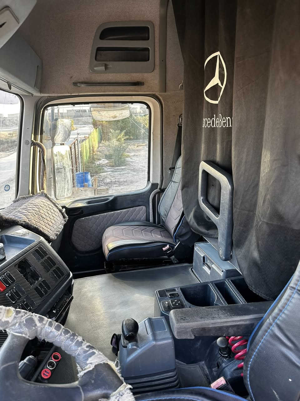 اكتروز موديل 2000 مكينة 6 كير كهربائي رقم بصرة مشروع وطني سنوية لحد 2028 تحويل ثاني يوم المكان البصرة للاستفسار الاتصال ***********
