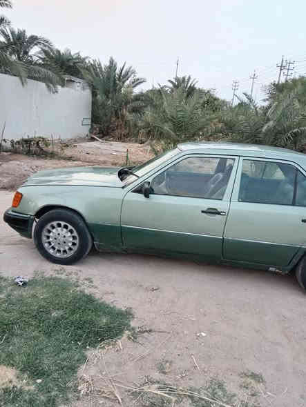 سيارة مرسيدس دب للبيع موديل 1987 بغداد السيارة بيه تبخير تخم تاير جديد حالين السيارة في البصرة السعر 25 وبيه مجال الاتصال على الرقم ***********
