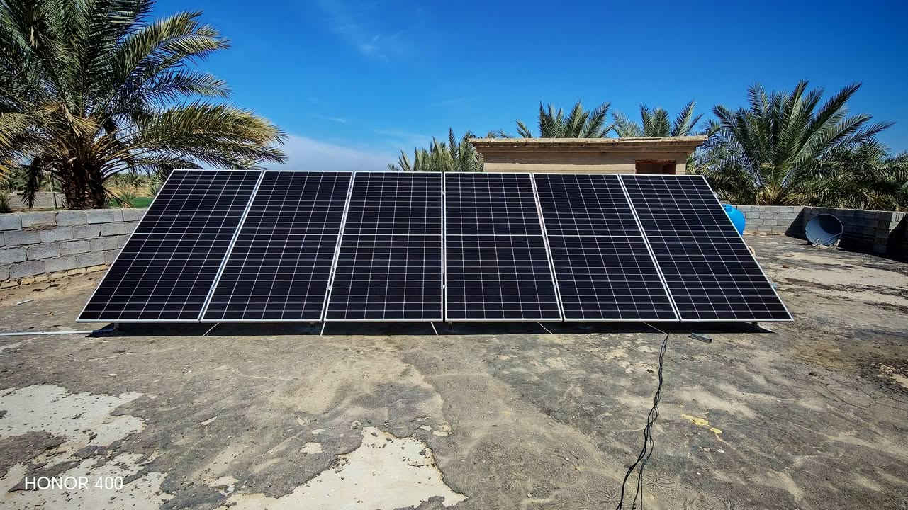 السلام عليكم ورحمة الله وبركاته :
عمل اليوم منظومه 10امبيرفي الرضوانيه الغربيه في قرى السعدان للاخ عباس غنام تكونت من 6لوحات soler panil 590w مع انفيرتر 6كيلوا واط مع بطاريه گوشن 13.5 كيلوا واط بقدرة تشغيل 5ساعات وامكانية تحديث المنظومه لل20امبير مستقبلاً. 🌹🌹🌹🌹
للتواصل مع : شمس المستقبل 🌷🌷🌷
***********
***********
متوفر نظام الاقساط 🌹🌹🌹🌹🌹🌹🌹
