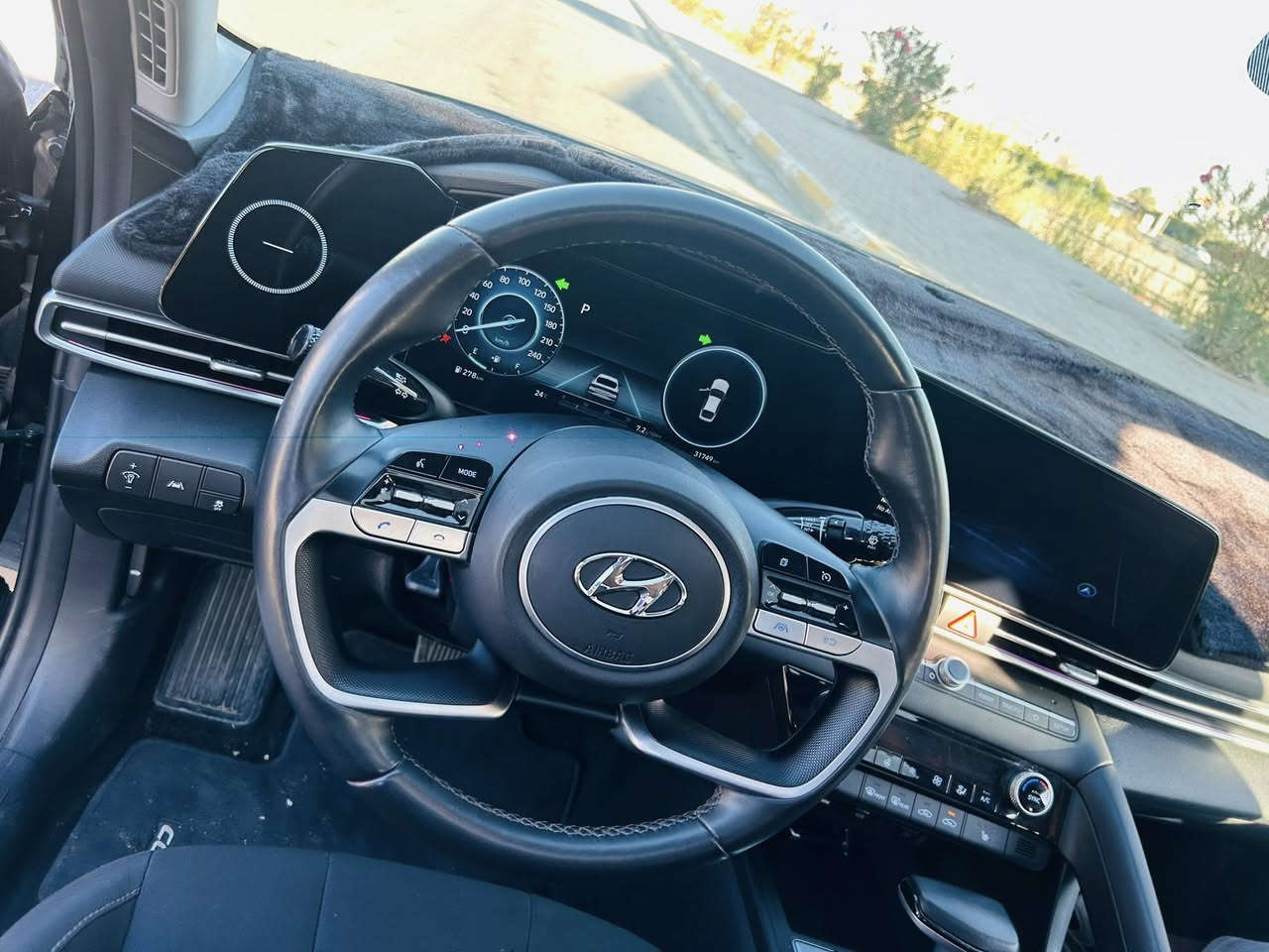 السلام عليكم للبيع او للمراوس حسب القناعه
هونداي النترا 2023 لمتت فول مواصفات١/١  

حادثها فقط بنيد وراجع بارد نفسه قطرة صبغ مابيها

محرك 2000 Doch دوش

 بصمه تشغيل وابواب وجنطه

صندوق ذكي يفتح عند الاقتراب 

 لايت بلادي+ Led 

كامره دوراه 

شاشة لمس متصله مع عداد دجتال 

تدعم نظام Android Auto +Car play 

اناره داخليه محيطيه متعددة الالوان

رادارات 360 درجه

رادار جانبي النقطه العمياء 

رادار خلفي !!️

رادار امامي 

تحديد مسار+ سياقة آليه

توقف ذاتي  عند الاقتراب من سياره 

فول تحكم ستيرن

كروز مثبت سرعه 

 تبريد شاشه بيانو منفصل 

ثلاث وضعيات قيادة 

Smart-Sport-Normal

نظام ABS/مانع انزلاق

شاشه ظبط بل دشبول

 حساس اطارات

رقم بغداد بأسمي تحويل شرط
السعر 160 وبيها مجال 

مكاني الفلوجة ***********
