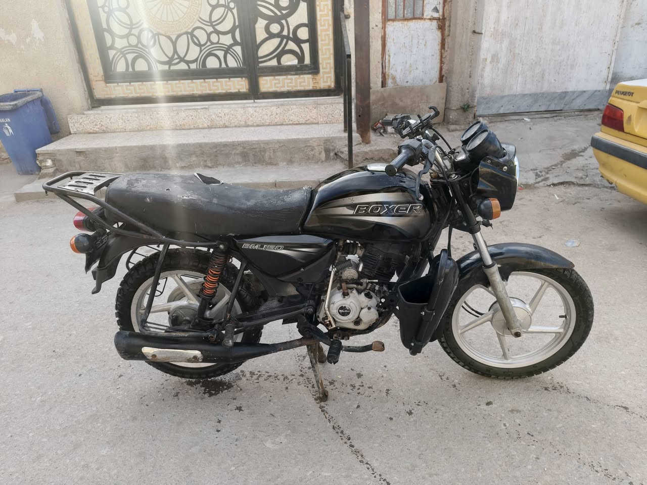 بوكسر مديل 18 دراجه رقم ابيض راعيه موجود شرط تحويل، كله كامله كهربائيات كله شغاله زوج تايرات جدد جوبلس تخم اشاير جدد السعر مليون و 400 مكاني البصره كرمة علي ***********
