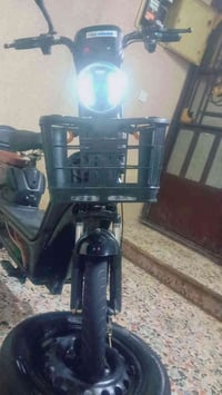 دراجة شحن • تايرات جديدة • ناقص بطاريات