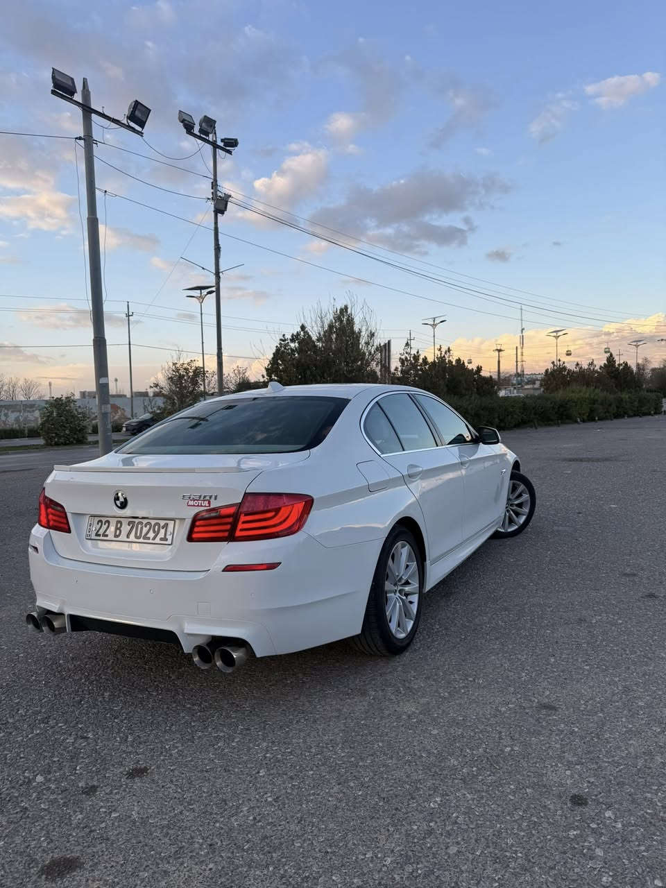 سلام عليكم  F10 مديل ٢٠١١ شركه عروش خليجى مواصفات سلايت حساس خلفى و امامى شاشه جديده ٢٠٢١ كار پلى دعاميا M باكج لايت مبدل شكل جديد معرك N52  530 نوزل قصير مرغوب سياره بدون صبخ جاملخ امتى سايق مبدل بلادى بدون ضربه بدون دواخل مكانين بارد باقى مكفول سعر ١٨٠ مجال ***********
