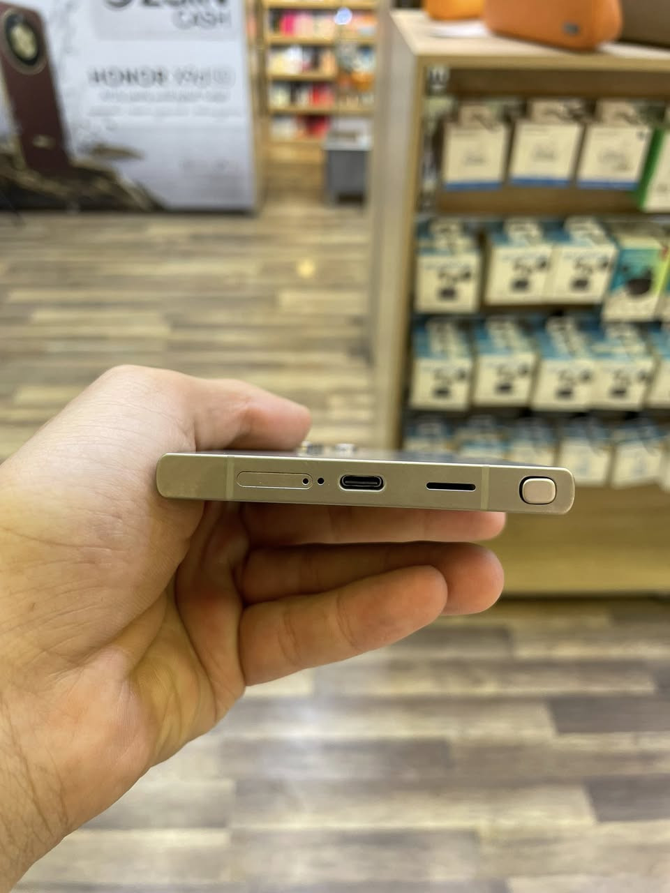 سامسونك S24 التر
ضمان وكالة عين الفهد 

كارت الضمان على الشاشة موجود

 

نضافة الجهاز 100/100

الجهاز بعدة بحالة الوكالة 

وداخل الضمان 

الوان تيتانيم رصاصي 

بغداد العامرية شارع المنضمة 

السعر     مليون و 100 الف 

للتوصال ***********/ ***********
