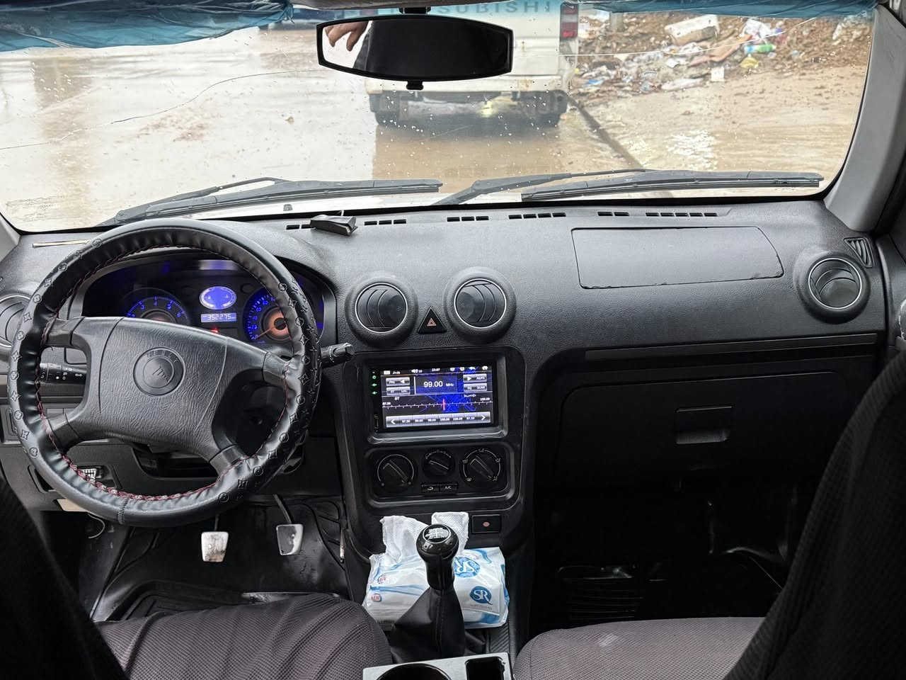 السلام عليكم سي كي 2013 للبيع 
محرك وكير شرط لستيك كور فقط 
رقم نينوى سنويه نهايه 2027
مصبوغه حزام جماليه فقط غرامات صفر
شرط وكاله والتحويل طخم امامي وخلفي جديد 
وايرمنيه شغاله تبريد وتدفئة شغاله كابون إلكتروني 
السعر 46 $وبيها مجال للطيبين رقم الهاتف ***********الاسيا *********** مكاني موصل حي العربي
