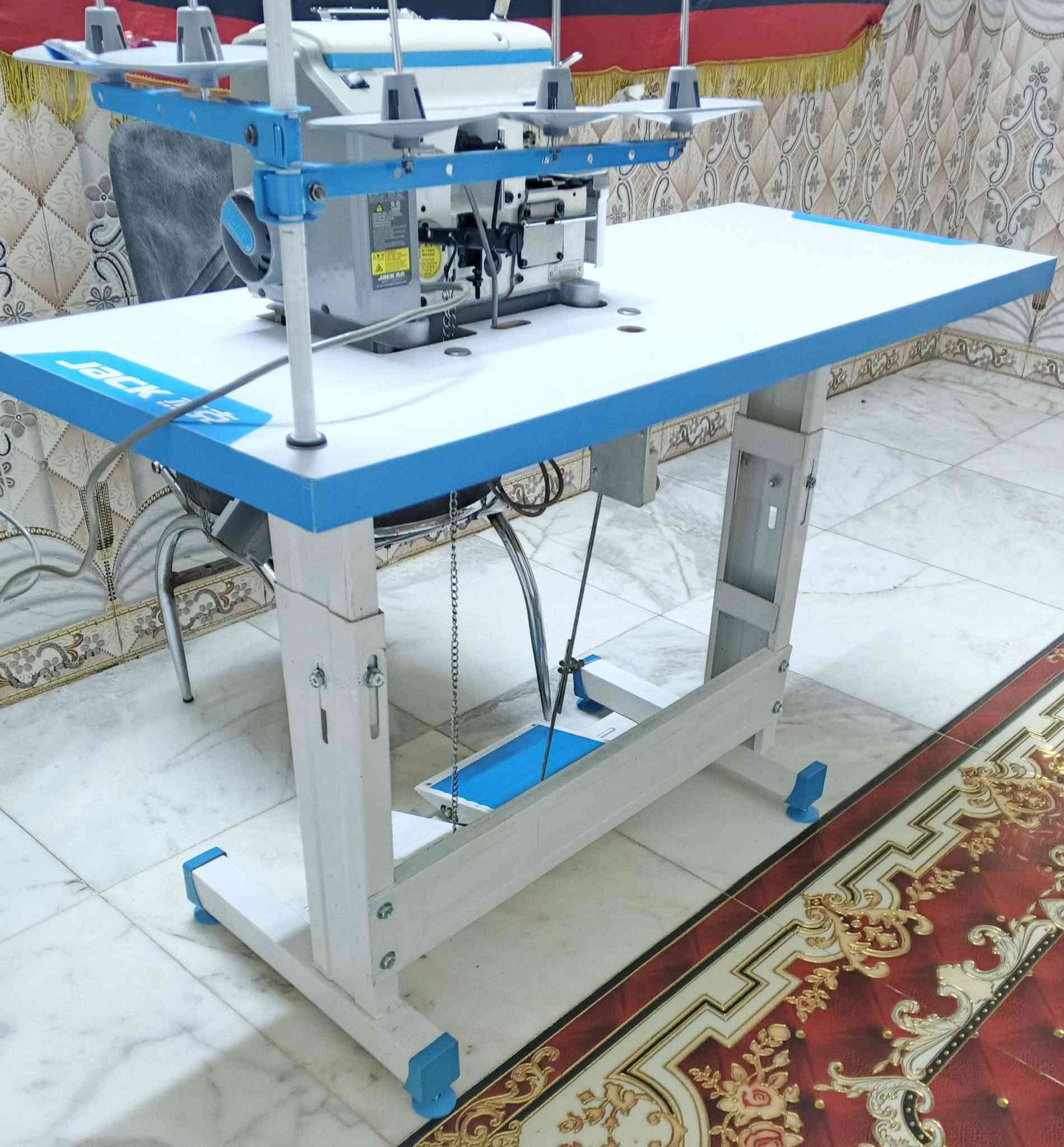 ماكنة خياطه اوفر نوع جاك لاصلي كاتم تحكم سرعه انار ذاتيه سعره 500 رقم هاتف ***********
