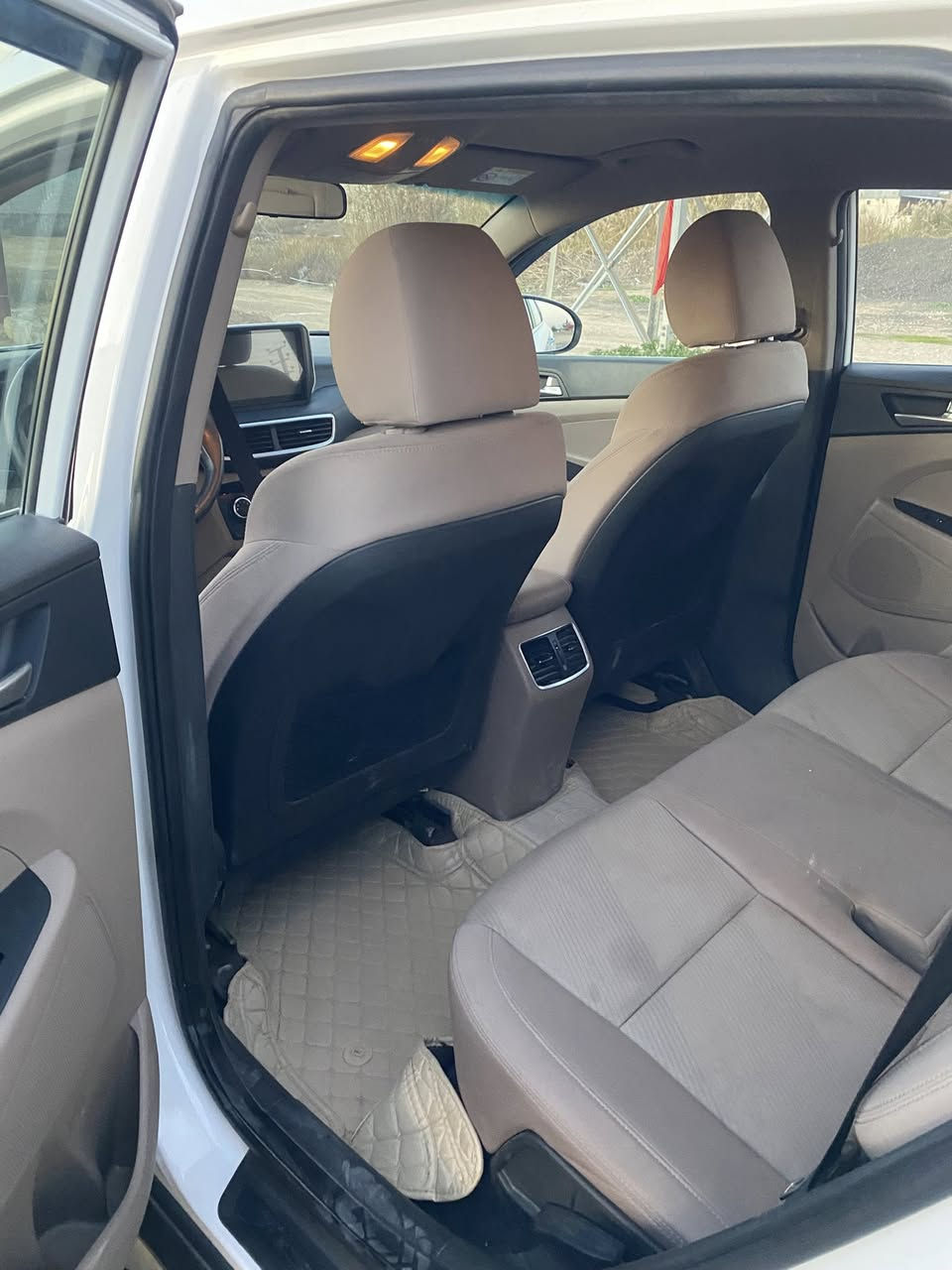 السلام عليكم للبيع توسان 2020 خليجي الكاصد  فول موصفات عده البانوراما بصمه مري شفط شاحن لاسلكي لايت زنون دوار   5 عدسات اشيار ترحيب كشن كهرباء  وبعد بيه موصفات السعر 195وبيها  مجال الشراي يتصل *********** ماشية 89
