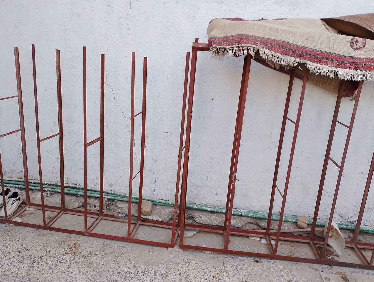 السلام عليكم..عندي ابواب وحده حديد والثانيه المنيوم مع اثنين جينكو خفيف طول الوحدة 3م مع انواع الحديد للبيع المحتاجهن يراسلني


**إذا كنت صاحب هذا الإعلان وتريد حذفه لأي سبب، رجاءا أرسل رسالة إلى الدعم الفني**