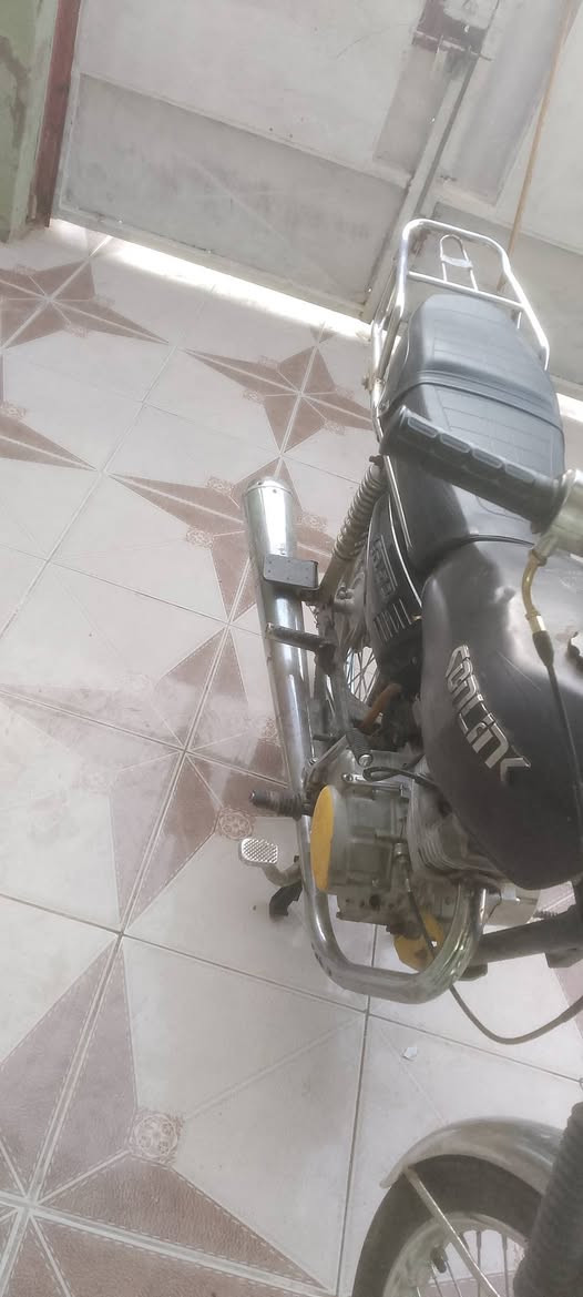 سلام عليكم اخوان تايكر غراضة كلها نامة بس التانكي بقة اويالة دبلات سكان كلة نامة باتري جديد لايت جديد اوراق كاملة موديل 19 عقل رياضي صلنصة رياضي بسعر 320 وبي مجال مكاني شهربان حي معلمين رقمي ***********
