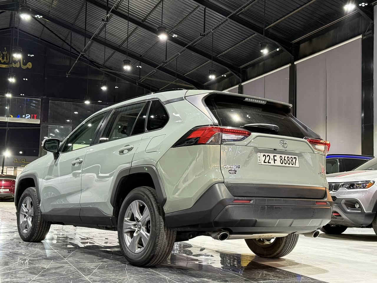 نوع سيارة : تویوتا rav4
سيارة وارد امريكي : بدون صبغ ✅
بدون ارباك✅ بدون شاصي لغد 
 ((جاملغ خلفي شبر تعديل -صندوق شبر تعديل-مكان سبر تاية شبر تعديل ))
سعر : ٢٣٣ ورقة 
موديل : ٢٠٢٢
لون : سمنتي مرغوب ✅
حجم محرك : ٤ سلندر بنزين 
ماشية : ٣٧ الف مايل
مواصفات : XLE ((فتحة بالسقف-كشن كهرباي-شاشة كبير-كاميرا خلفي-بلاجكتور-لايت ليد زينون-صندوق شفط-تبريد مركزي-خط مسار-تحكمات ستيرن-مرايات رادار))
تحويل غرامة حدادية كهرباي شرط 
مكان : اربيل شارع ١٠٠ م 
معرض ريبوار سالار
***********

2T3W1RFV8NW190633
