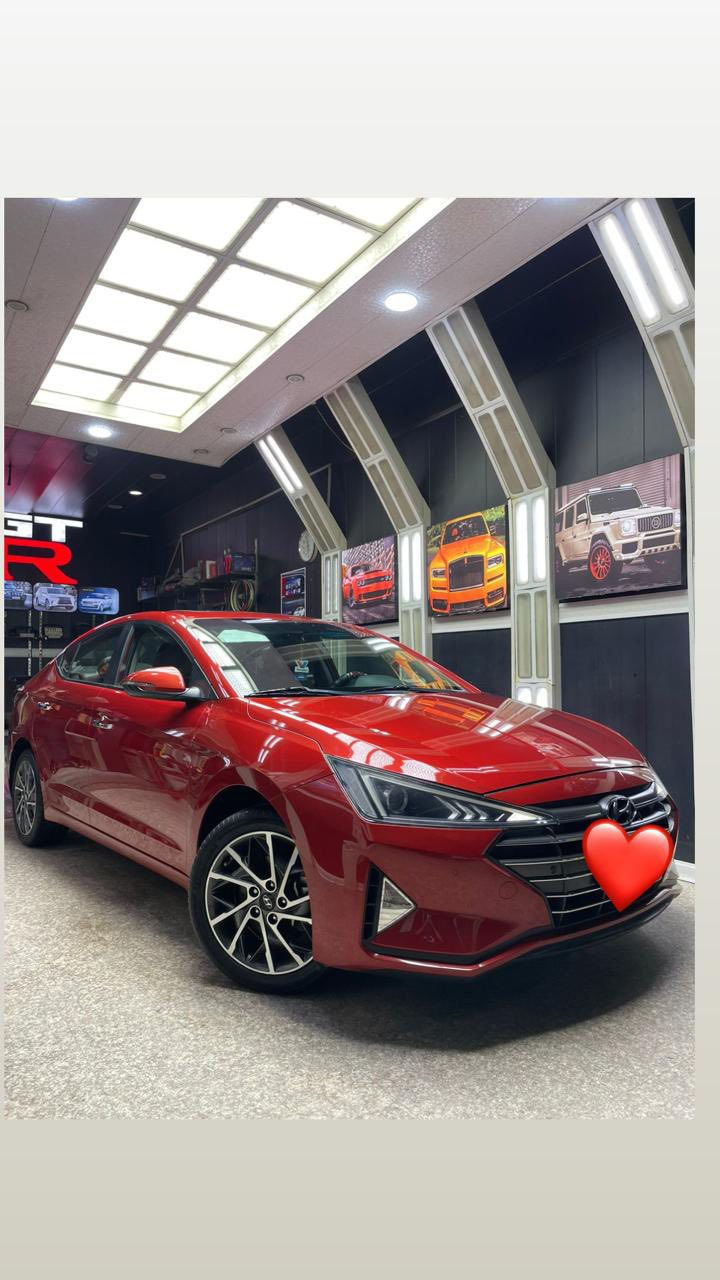 (النترا 2020خليجي )
(ماشيه ٧٣الف فقط )
(سياره جديده بمعنى الكلمه بعده بلزكات الشركة)
(مواصفات فووول 1 على 1 ) اعلى شي بلمواصفات 
(رقم بغداد مشروع وطني )
حجم المحرك 0.DOHC/  L2 يعني 2000 مرتبط بكير 6سرعات 
(مفتاح التشغيل بصمة عدد 2) الباب بصمة السايق والصدر 
كشنات جلد بقلاوة لونين اصلي 
فتحة سقف سلايد روف  
كاميرا خلفي دواره حساسات خلفي حساسات امامي
 قطعتين تبريد اربع انضمة قيادة ECO / NORMAL/ SPORT Smart اشاير بلمري اشارة ترحيب عند الاقتراب  
جنطة ذكية عند الاقتراب تفتح 
كير at المرغوب 
ملاحظة : سبير منازل بعده 
تخم تاير جديد 
مكاني بغداد الكاظمية 
للتواصل ***********
