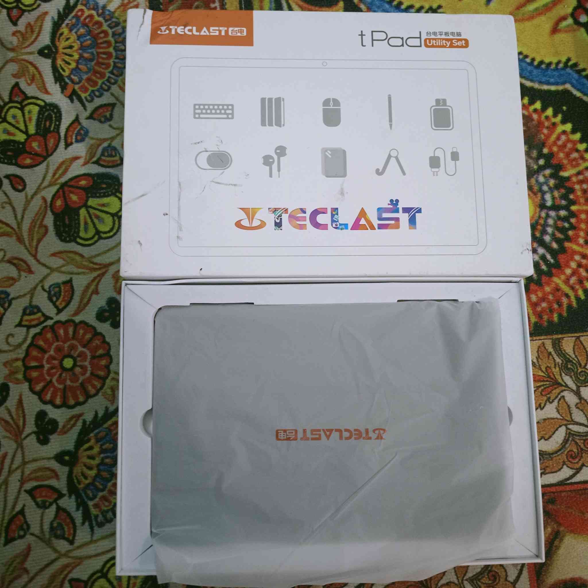 ايباد ابو الكيبورد ذاكره 2 تيرا جديد بالكرتونه للبيع السعر 200 وبي مجال رقم الهاتف ***********
