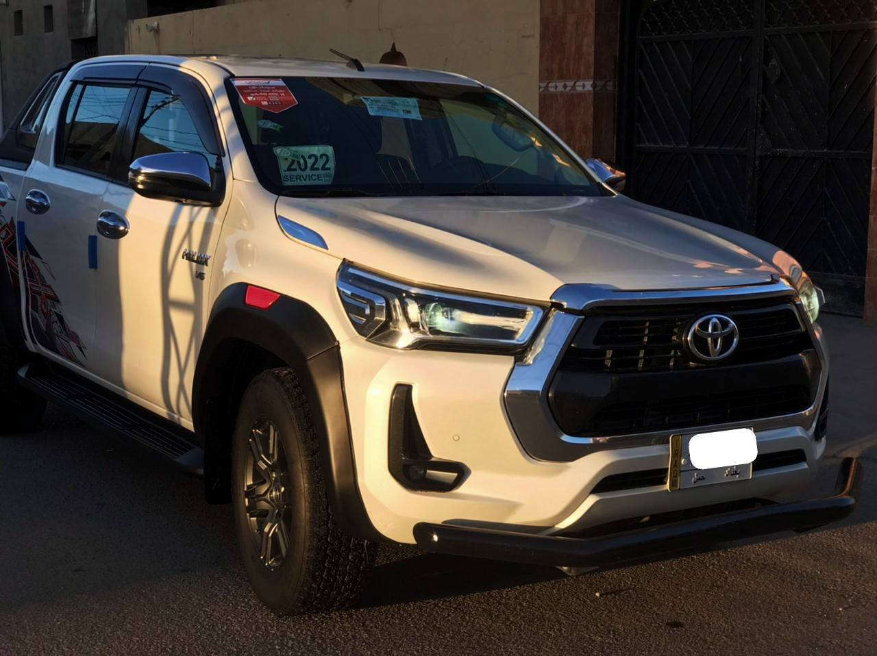 السلام عليكم هايلكس تي اردي 2022 ساز
محرك 6 سلندر 

سياره جديده ومامتعوبه اترايهة حلو ونصبتها حلوه 
رقم بغداد تحويل مباشر 

حساس كامره شاشه كشانه تبريد 
لون صدفي 

سياره بحاله الشركه 

مكان السياره فلوجه السعر اتصل 
***********
***********
