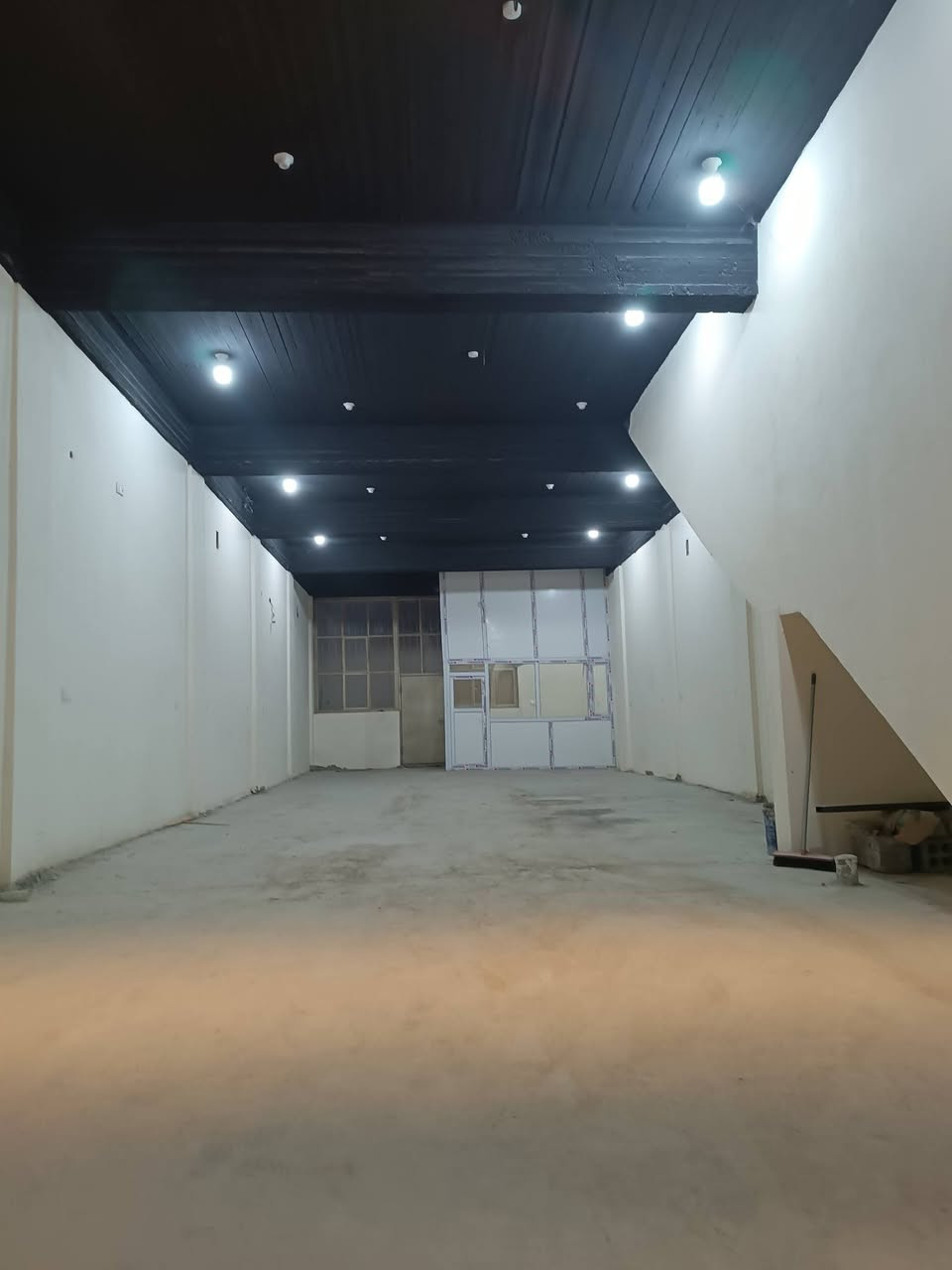 محل للايجار مساحته 150 متر بالبوبيات قرب اسواق البرتقالة للاستفسار ***********
