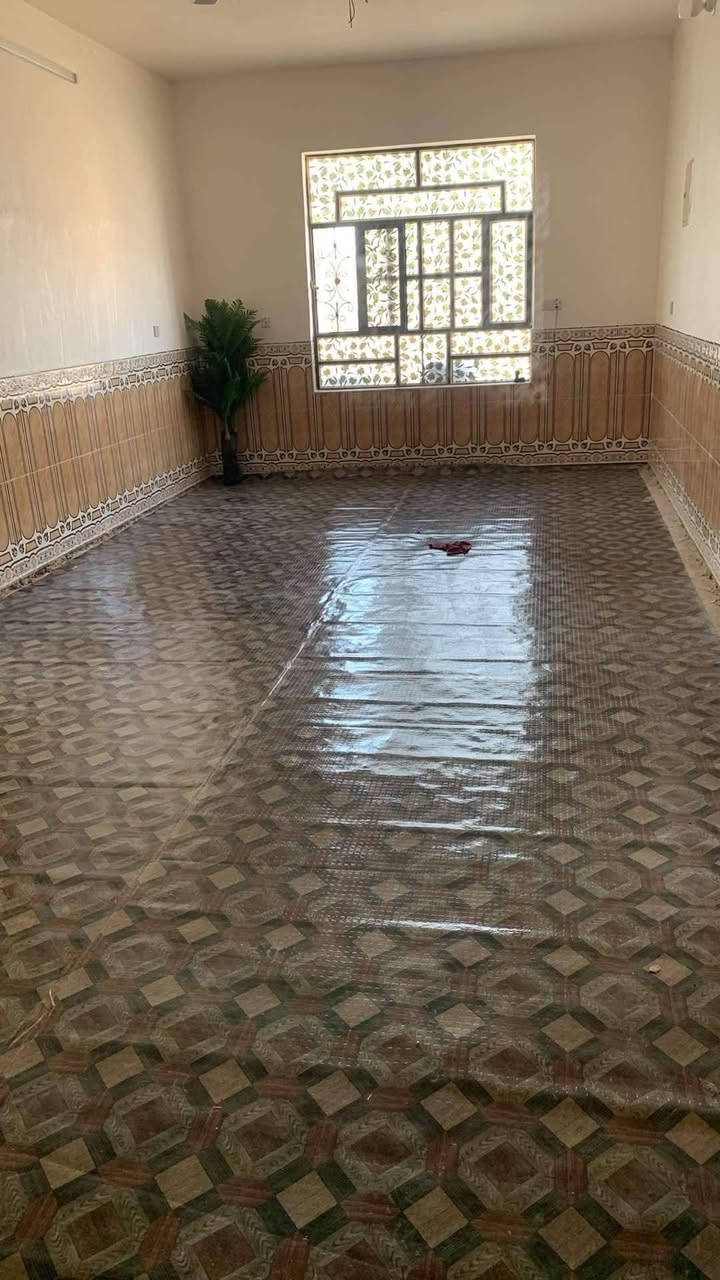 السلام عليكم قطعة ارض للبيع ٨٠٠ متر في منطقة الناحية خلف ملعب البستان تحتوي على بيتين مساحة البيت الاول ٣٠٠ والبيت الثاني ٢٥٠ لبقية التفاصيل الاتصال على الرقم ***********
