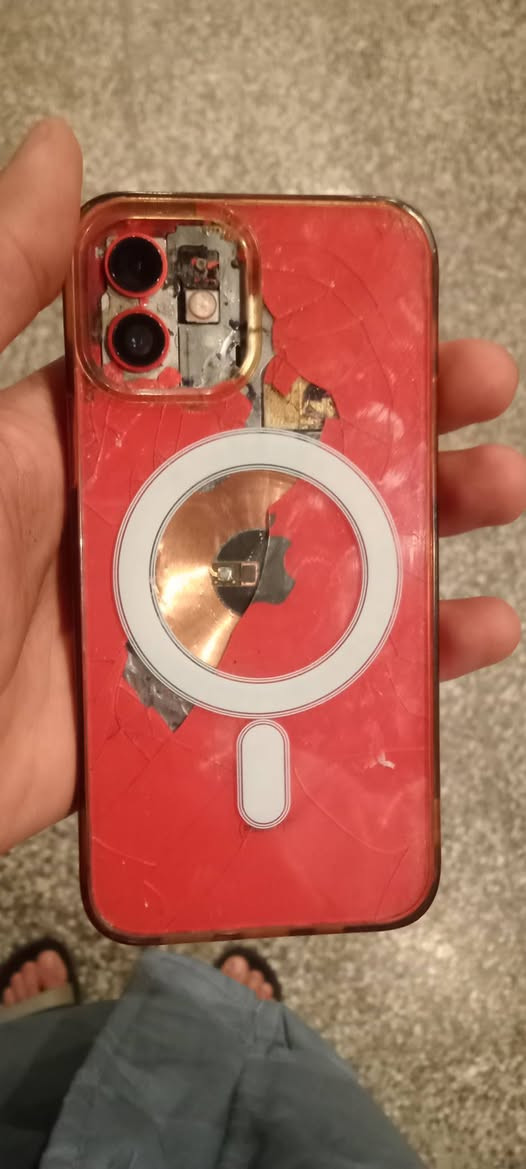 السلام عليكم جهاز ايفون 12عادي ذاكرة 64جيجا الجهاز شغال كلشي مابي بس فيس ايدي متوقف يرادلة برمجة السعر 150الف وبي مجال لشراي يدز رصيد ابو العشرة اسيا احجز الةمكاني بغداد حي اور للاستفسار هاذا رقمي واتساب او تخابرني ‏‪***********
