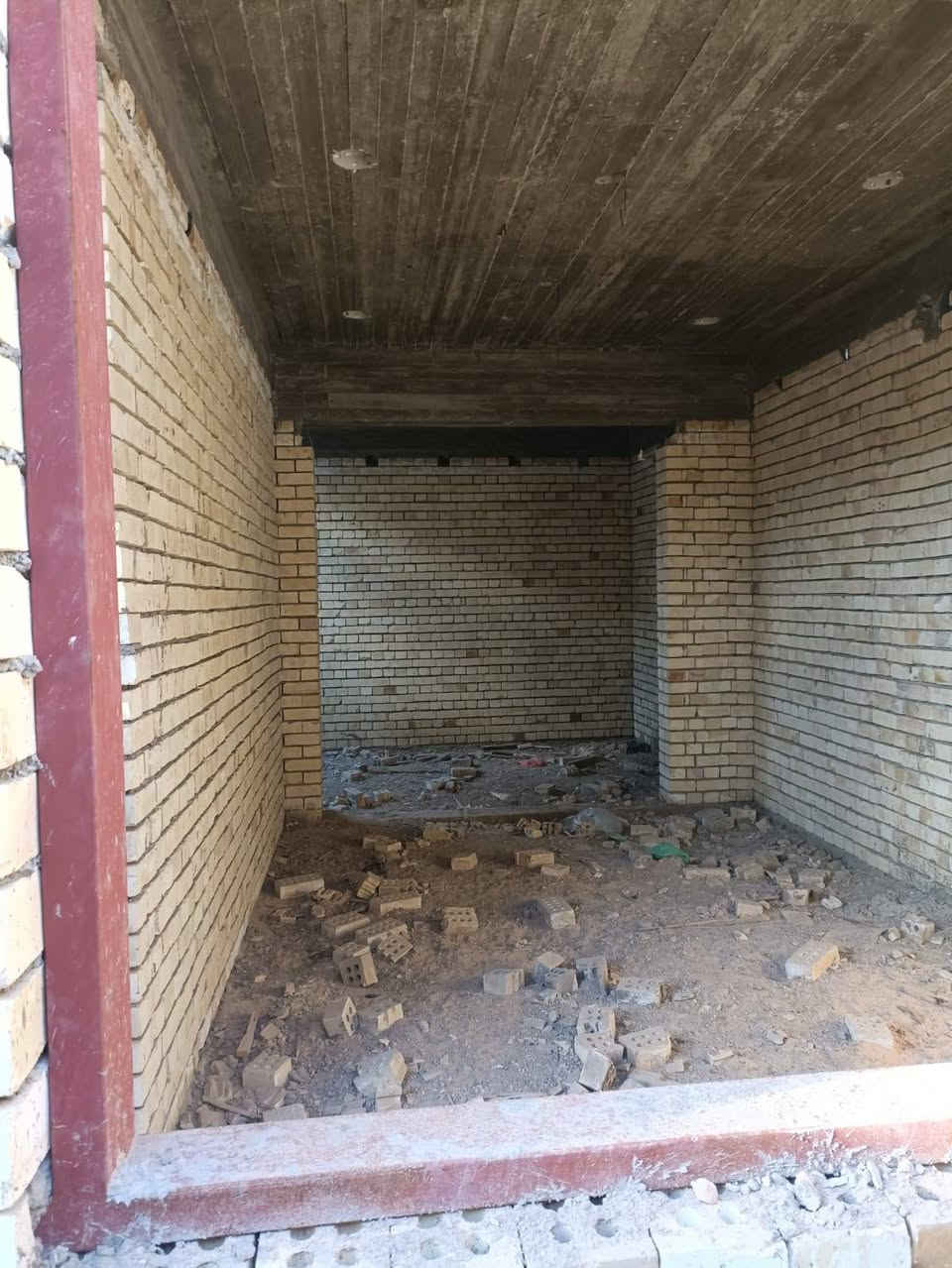 بيت هيكل منطقه الؤدي مقابيل مدرسه الغزالي مساحه 105 واجهيه 7 ونص ونزال 15 بناء درجه أولى طابق واحد السعر 85وبي مجال ***********
