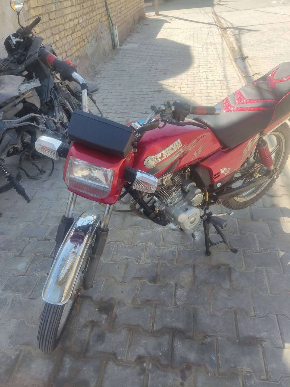 دراجة فيوم موديل 19
نظيفة اوراق أصولي
ب400 وبيها مجال قليل
كلشي شغال بيها تعمير جديد
***********
