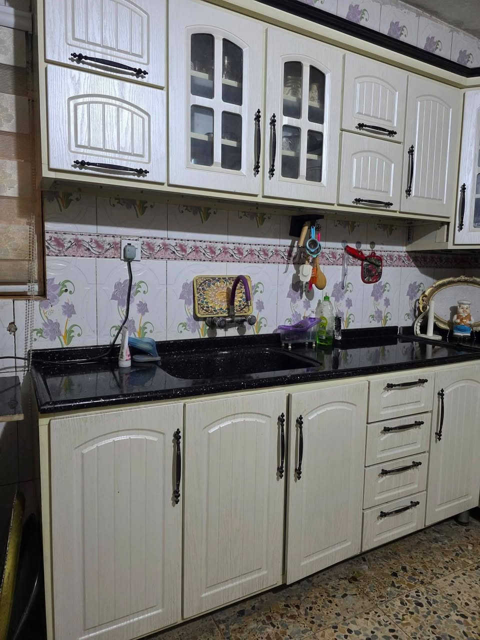 للبيع
كاونتر BDF شغل درجه اولى ما مستخدم 
وغرفة نوم تركيه ما ستخدمه
الأستفسار ***********
