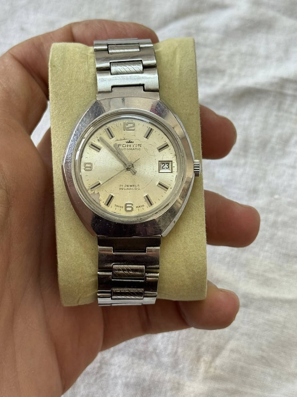 مجموعة ساعات للبيع
ياباني /سويسري
توماتيك/تكويك
عدد ١٠
كلهم شغالين
الاسعار مختلفة 
يوجد توصيل لجميع المحافظات 
***********
