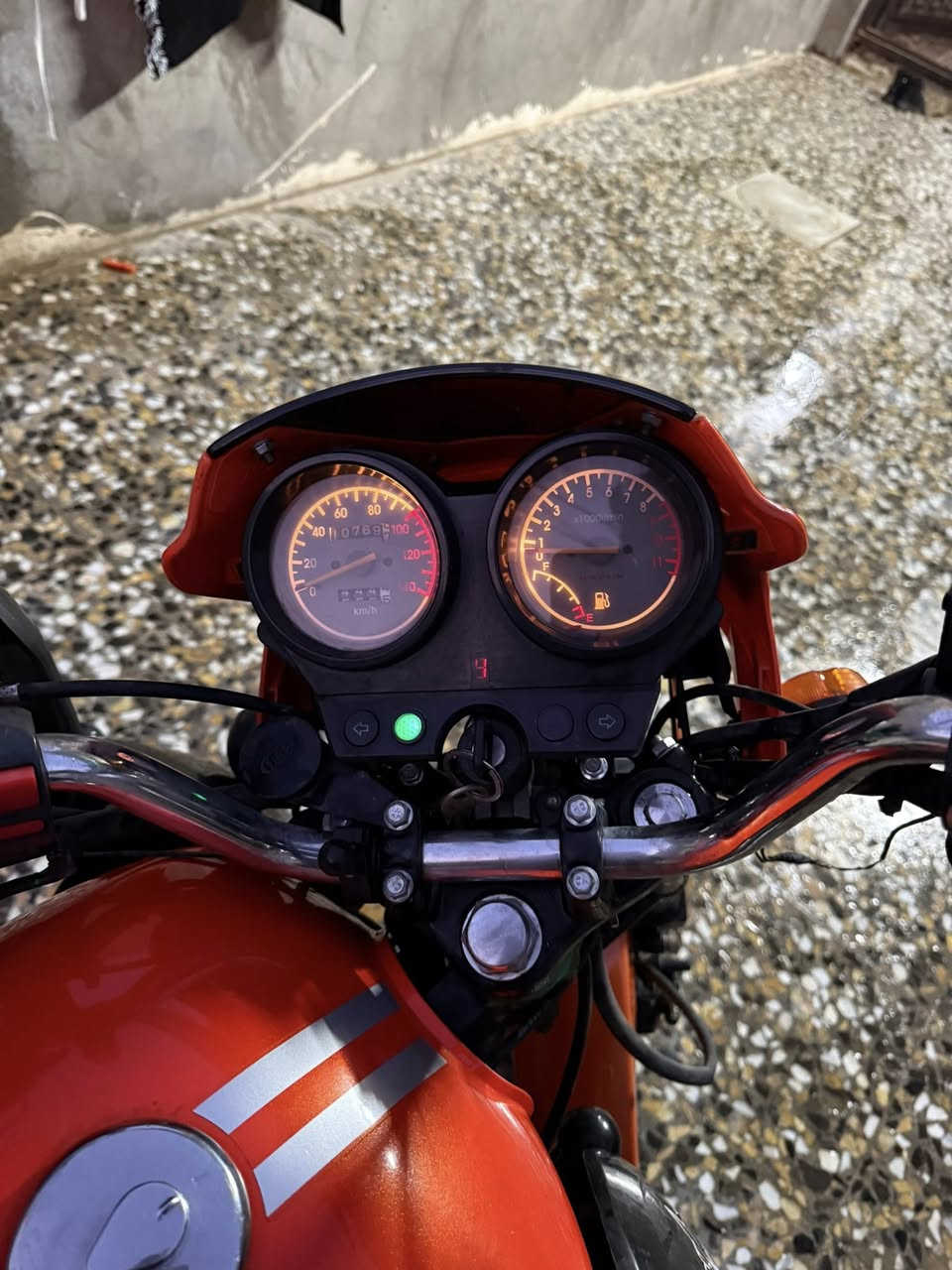 السلام عليكم داويوان موديل 22 رقم حله تحويل ثاني وين
مكان بغداد المحمودي 
سعر 1950 وبيها مجال 
شراء اتصل
***********
