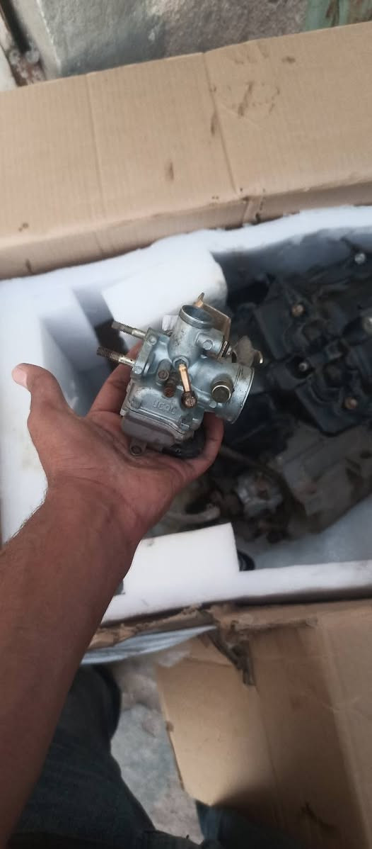 السلام عليكم 
مكينة تكتك TVS مكينة كاضة كرنك ابيع على عطلهة 
وياهة كابريتة نضيفة وسلف شغال 
السعر 100 
الي يريده يراسلني ويدلل ***********
