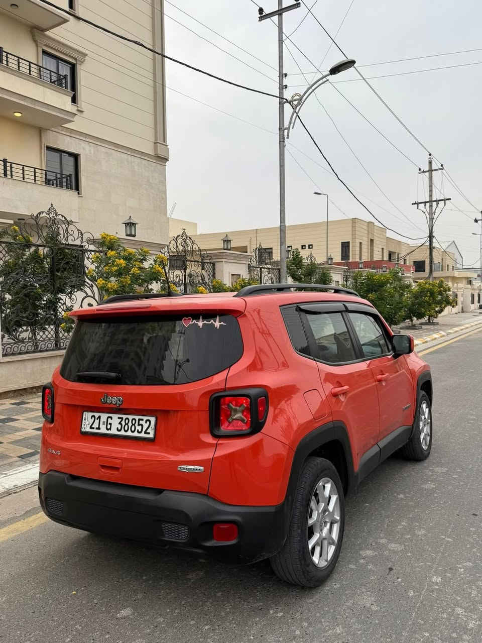 جيب رينجيد 1/1 لتتيود 2021 🧡 السيارة نضيفه جدا وجديدة استخدام بيت حادثها موضح بالصورة ماشيه 25 الف كيلو فقط يعني الزيرو حادثها موضح بالصور *********** متواجد واتس اب سعر 140
