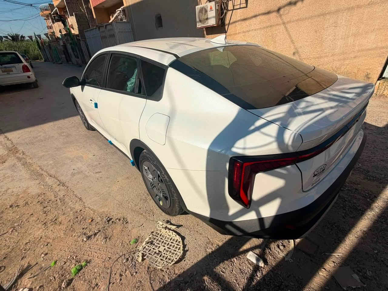 سلام عليكم 
كيا k4 موديل 25 الون ابيض 
ماشيه الف كيلو 
مكينة 2000 دوش مكفولة 
سيارة نضيفة وحلوه دخول جديد 
ورقم جديد قبل اسبوعين ترقمت 
حادثها حلو بدون دواخل 
سيارة ليبل واحد
صور الحادث بالمنشور 
سيارة باسمي تحويل ثاني يوم 
السعر 175 وبيها مجال حك الجية 
العنوان بغداد شارع فلسطين 
***********
