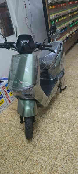 السلام عليكم اخوان عندي هاي الدراجه شحن كلكم تعرفوها مواصفات عاليه دراجة جديده صارلي شهر من اخذتها واريد ابيعها لين حتاجيت والله  السعر 800 الف وهاذه الرقم ***********
