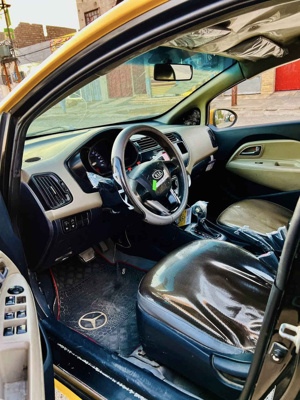 كيا ريو وارد كوري
موديل2013
رقم بغداد انكليزي اني الشرعي بسمي شرط التحويل 

هيئه وغرامة صفر 
محرك 16 المرغوب مال افانتي محرك وكير شرط 
طخم تاير امامي خلفي جديد 
بلا ضرر تلكيطات معجون فقط وشرط وكدام العين 👀 
#السعر 79$وبيها مجال 
#العنوان #الموصل #موصل_ الايمن 
***********
***********
