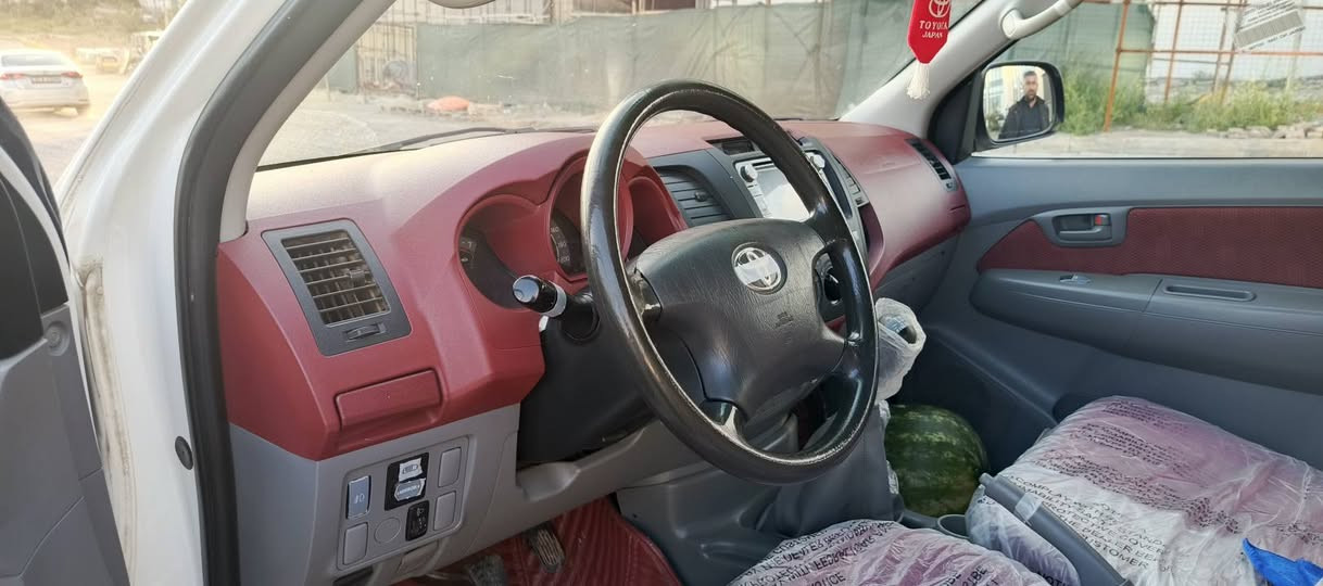 تۆیۆتا مەرزیە 2010 سعودی دەرەجە یەک بەناوی خۆمەوەیە تا 2031 مانگی 3 گێڕ و مەکینە و ئەکسل بەشەرت مەکینەی نەکراوەتەوە 236 هەزار ڕۆشتووە کرانەوەو بۆیاخی نیە ڕەسمی سۆنەرەکەشم داناوە 
شوێن : سلێمانی 
ژ.خاوەن کاڵا : ***********
سعری : 187 گەڵاو کەمێک مەلامەلە شربازهير, السليمانية
