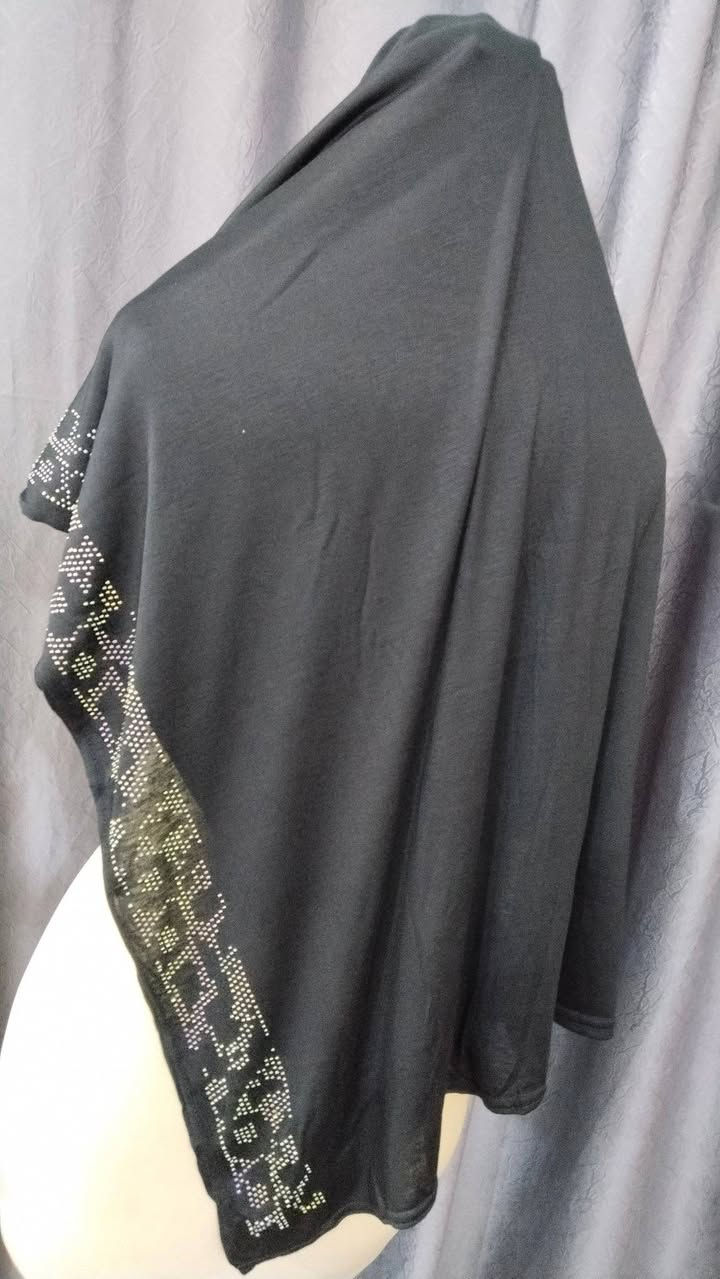 السلام عليكم عندي ٥ قطع دشاديش اسود وشالات ٨ قطعه ابيعهن ب فلوسهن او استبدال


**إذا كنت صاحب هذا الإعلان وتريد حذفه لأي سبب، رجاءا أرسل رسالة إلى الدعم الفني**
