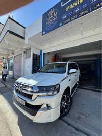 لاندكروزر • معدّل • رانية