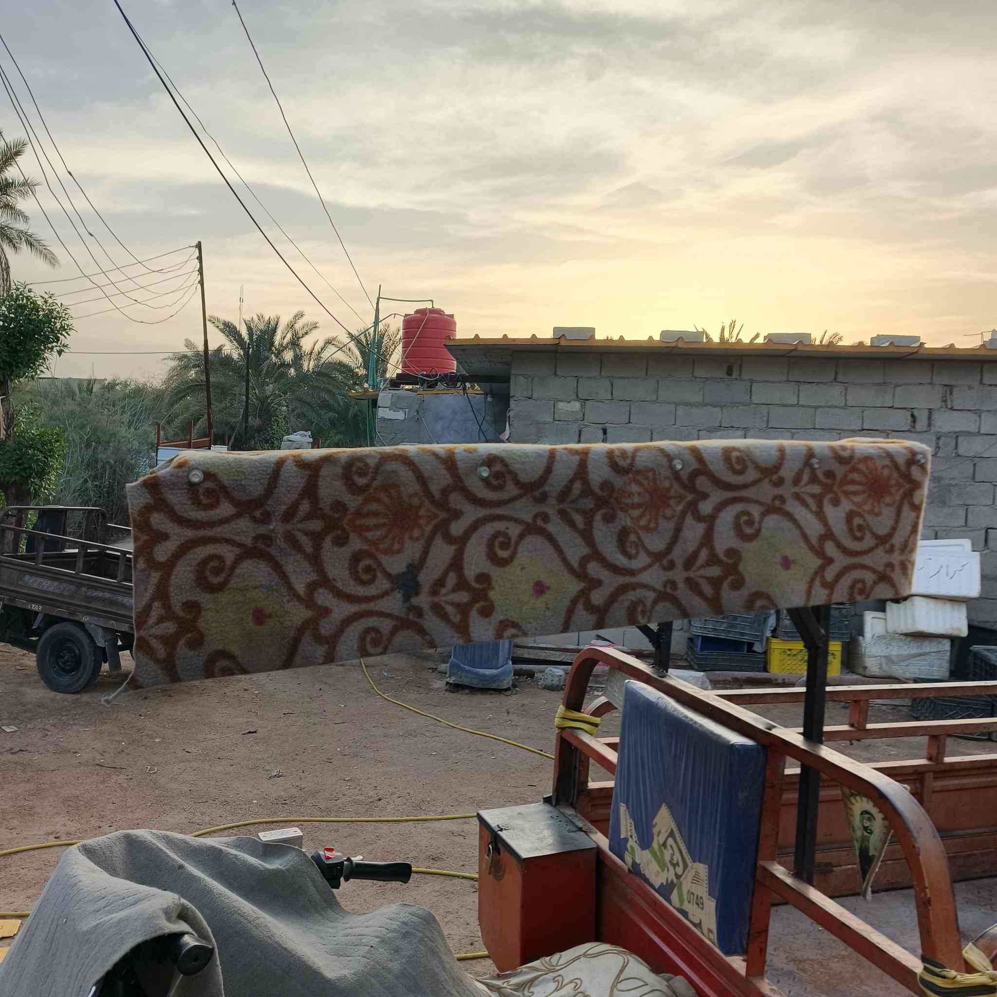 سلام عليكم سقيفه درجه اولى لبيع سعر ٤٠وبيها مجال عنوان البصره ابو الخصيب. رقم ***********
