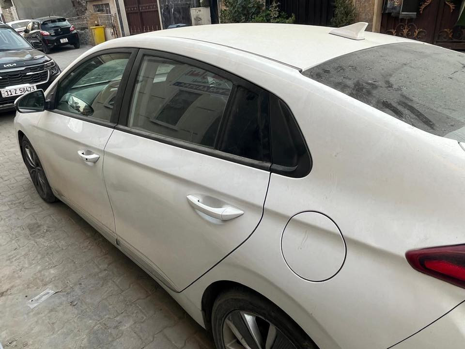 � للبيع: هيونداي أيونيك 2022
🔹 اللون: أبيض
🔹 الحالة: ممتازة
🔹 الصبغ: 3 قطع صبغ
🔹 البارد: 4 بارد

المواصفات:

 • بصمة تشغيل
 • قير أوتوماتيك
 • جان أوتو
 • تحكمات ستيرن
 • شاشة
 • قفل ومفتاح أوتو
 • أوتو هولد
 • هند بريك دكمة

💰 السعر: 128 قابل للتفاوض البسيط

📞 للاستفسار: ***********
