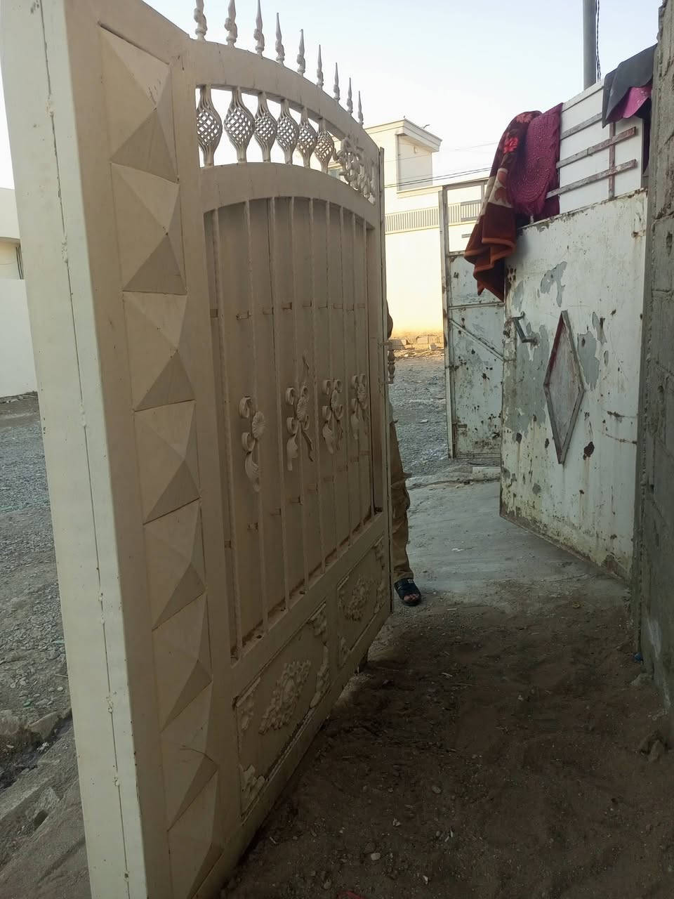 سلام عليكم
غراض للبيع باب سلايت كل عيب مابي 
باب مال صحيات نضيف حيل مبرده سوبر نضيفه حيل
كلهن شرط شراي اتصل ***********
