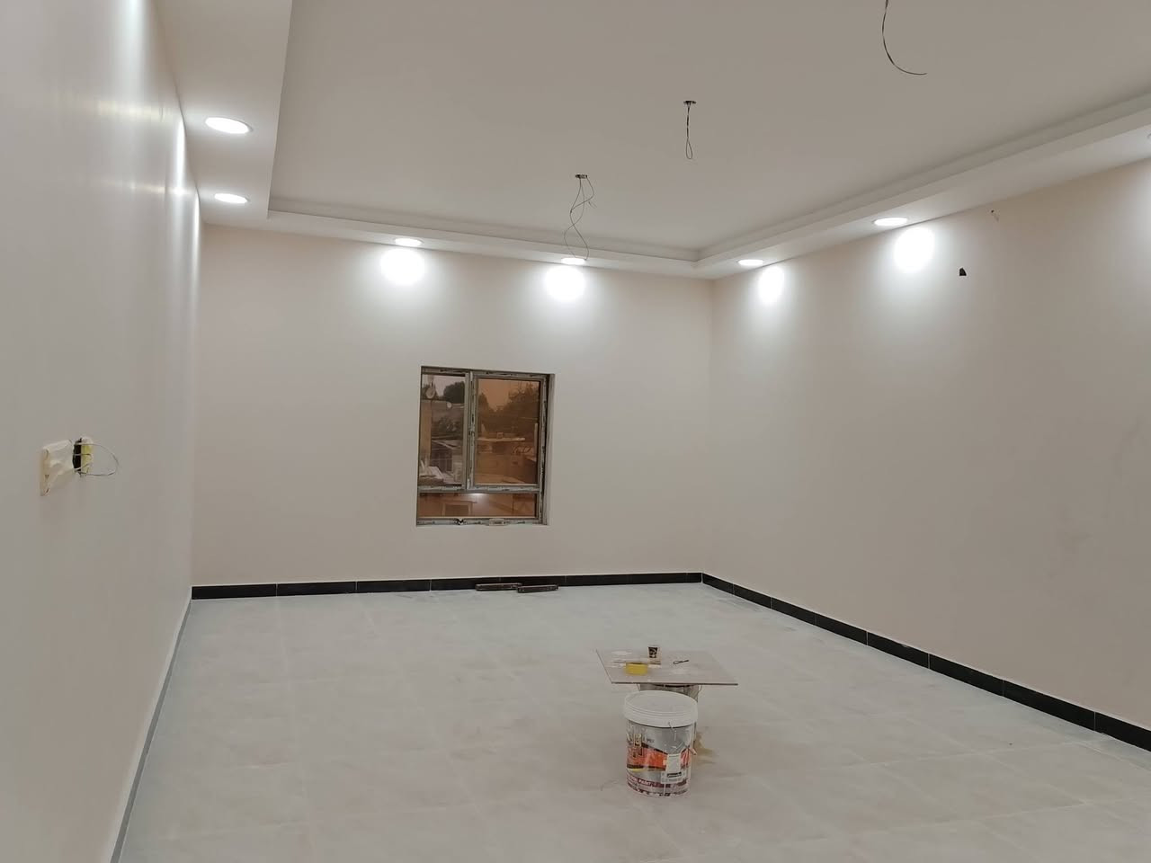 سلام عليكم
هذا مصدر رزقي

صبغ وسحب معجون أو تصليح  جدران ماخذ رطوبه

نجاره بكافه انواعها فتح وشد الغرف أو نقل الاثاث من مكان لا اخر

تنظيف بيوت  

عندي كادر كامل البصره الزبير  اشتغل جميع مناطق البصره 
او تنظيف بيوت
***********
