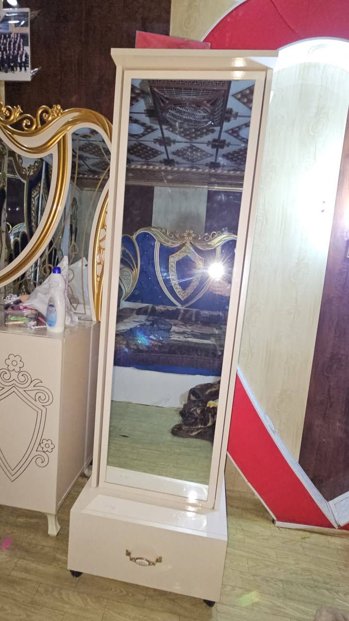 غرفه لبيع تركي عوزهه تلحيضات شي بسيط 
سعر مليون وبيهه مجال عنوان بغداد جسر ديالى الخاص مفتوح هاتف ***********
